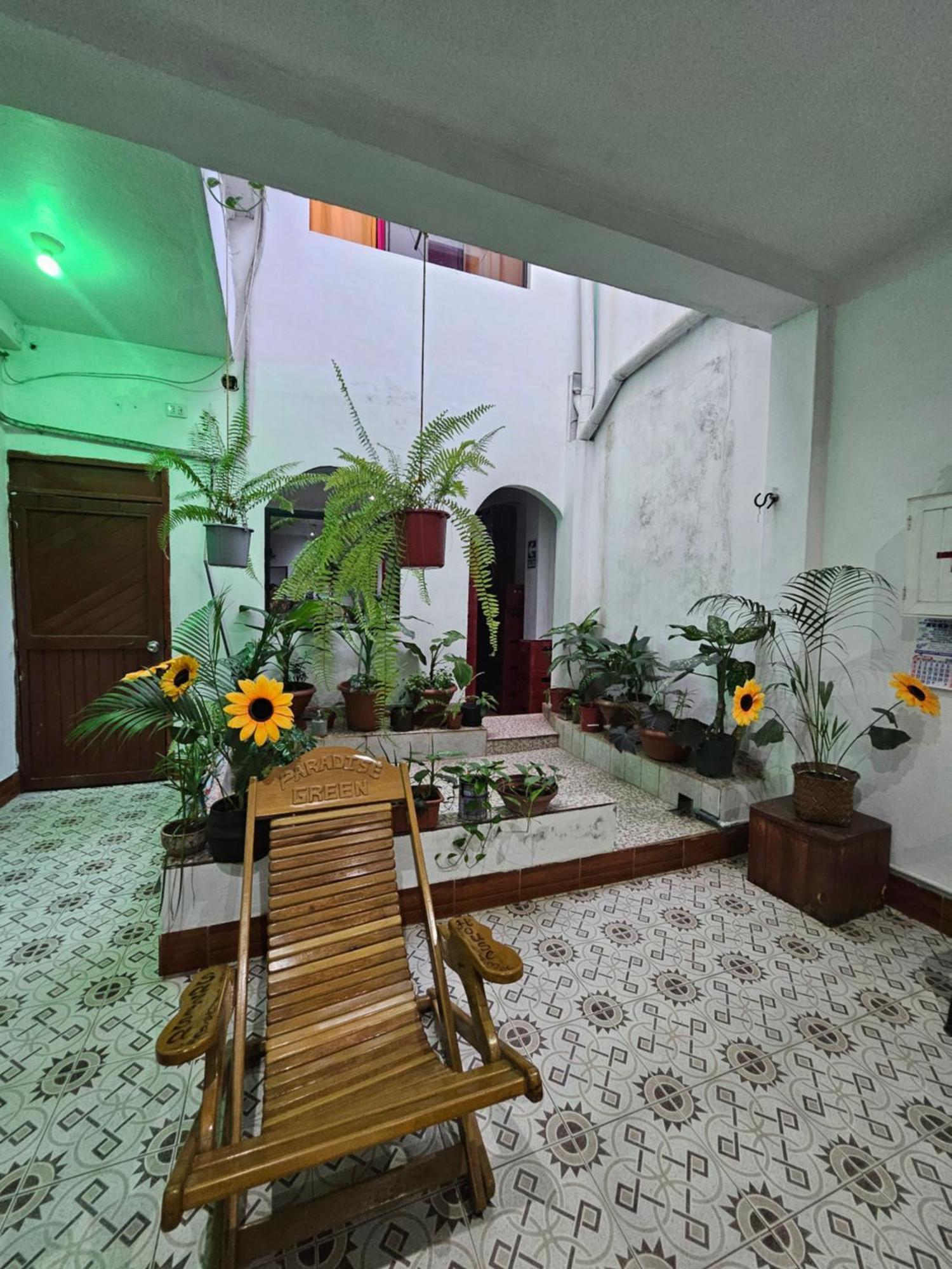 מלון איקיטוס Sarisa House מראה חיצוני תמונה
