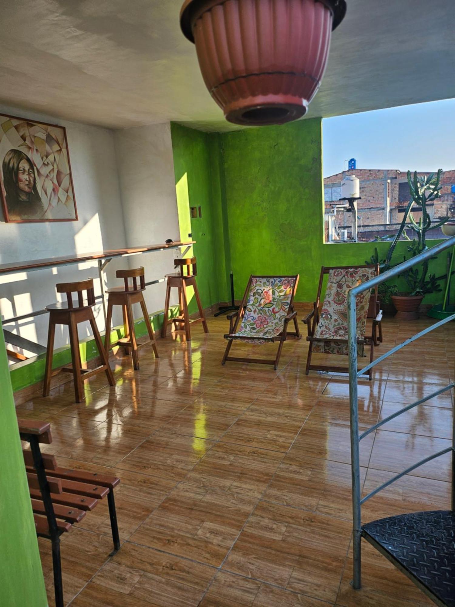מלון איקיטוס Sarisa House מראה חיצוני תמונה