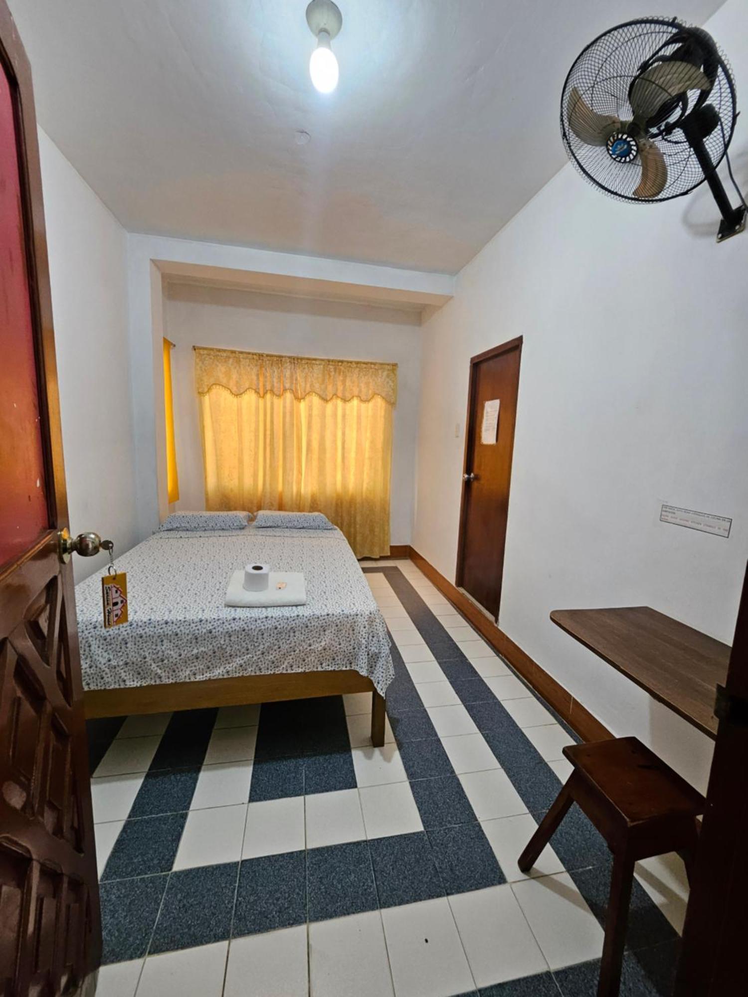 מלון איקיטוס Sarisa House מראה חיצוני תמונה
